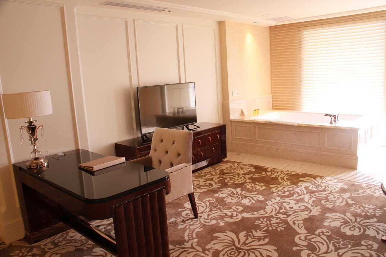 Lake Piedmont International Hotel Guangzhou Exterior foto